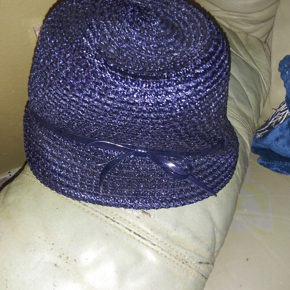 Hat - Picture 2 of 6
